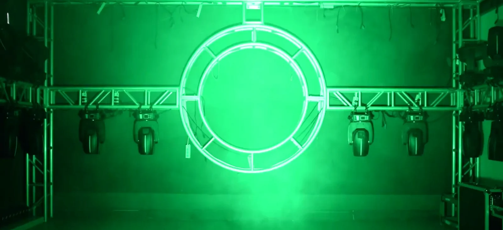 Green stage wash demonstration from RG-401B PAR lighting