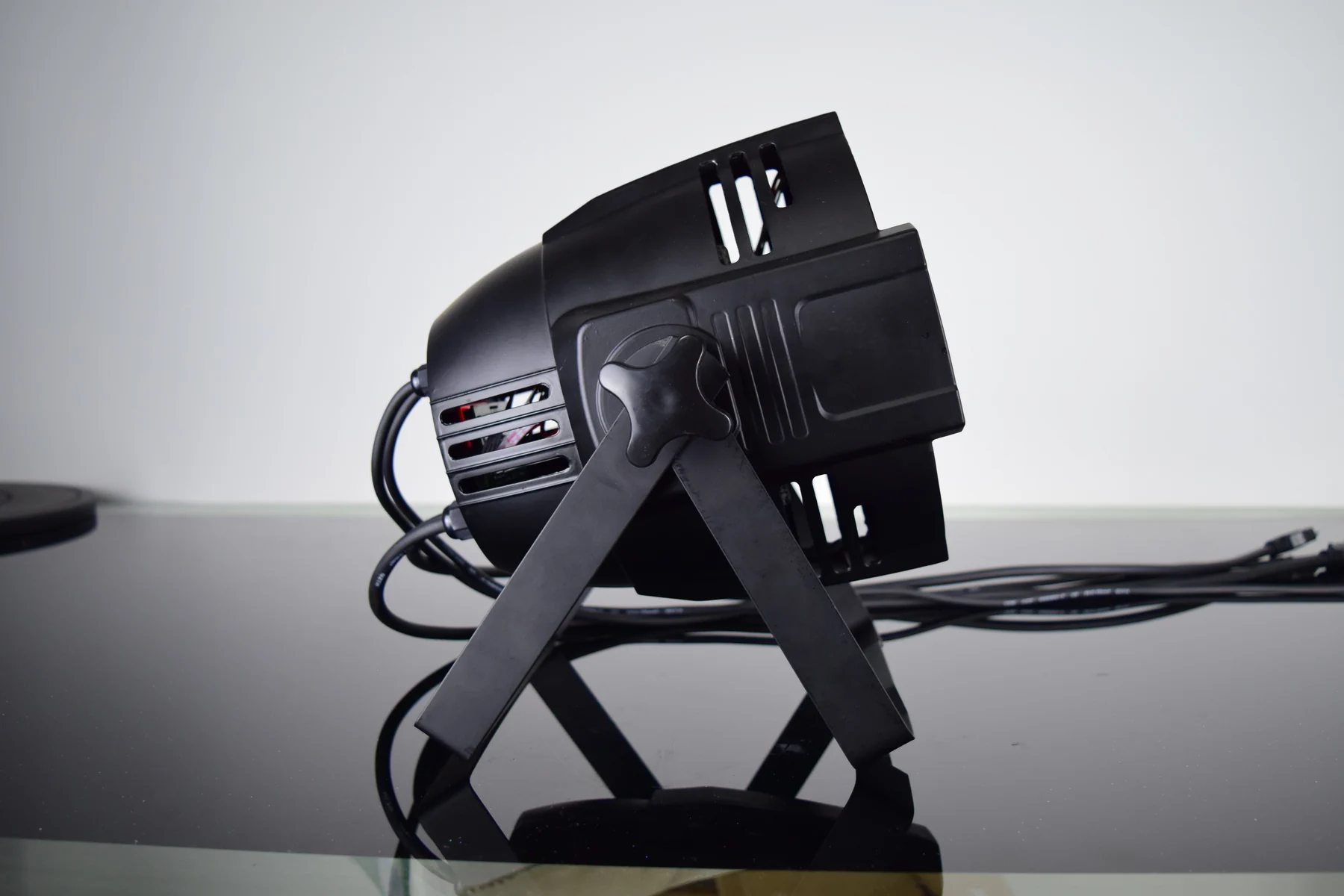 Side housing and double bracket of RG-407 LED PAR