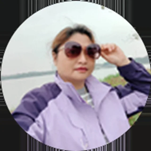 Portrait of Jane Wang from the WUYESTAGE sales team