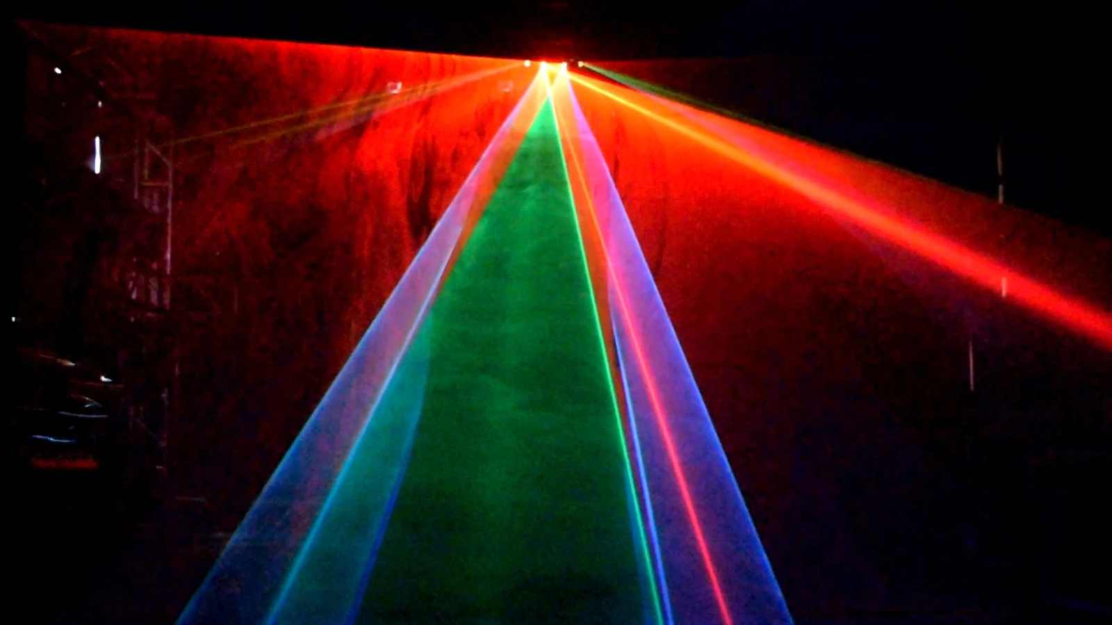 RG-728 multicolor laser fan demonstration